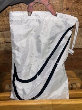 Nike Track Drawstring Bag & Spikes